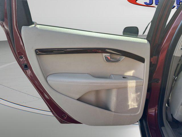 used 2015 Volvo XC70 car, priced at $14,995