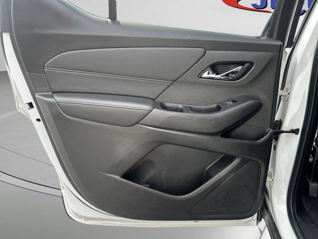 used 2021 Chevrolet Traverse car, priced at $21,900