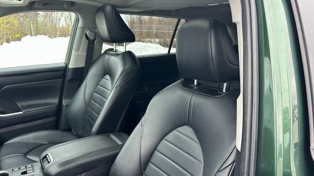 used 2023 Toyota Highlander car, priced at $37,000