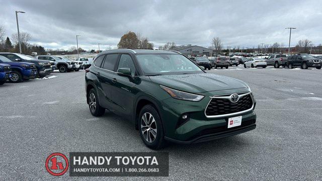 used 2023 Toyota Highlander car, priced at $37,000
