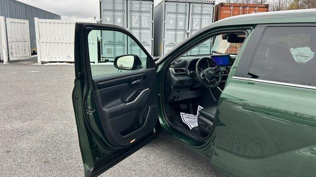 used 2023 Toyota Highlander car, priced at $37,000
