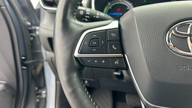 used 2021 Toyota Highlander Hybrid car, priced at $39,800