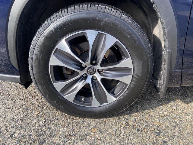 used 2022 Toyota Highlander Hybrid car, priced at $31,900