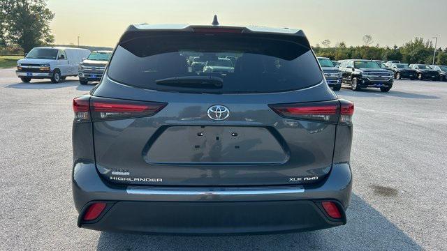 used 2025 Toyota Highlander car, priced at $45,200