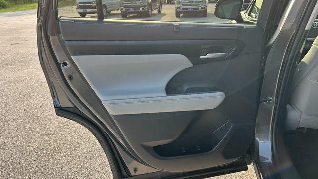 used 2025 Toyota Highlander car, priced at $45,200