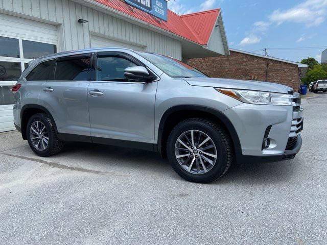 used 2019 Toyota Highlander car, priced at $26,131