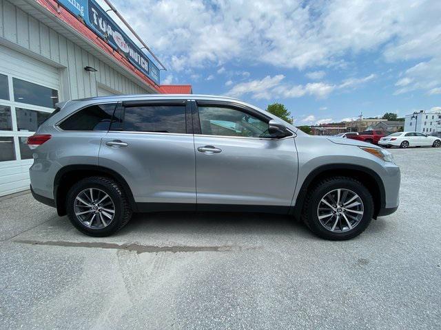 used 2019 Toyota Highlander car, priced at $26,131