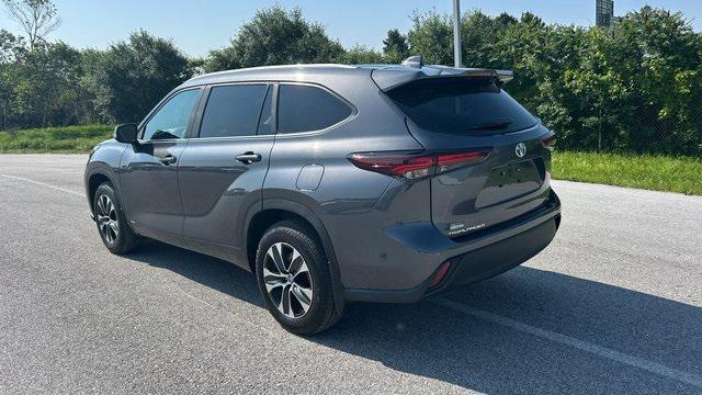 used 2025 Toyota Highlander Hybrid car, priced at $49,500