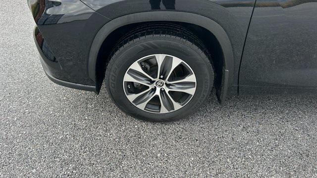 used 2024 Toyota Highlander car, priced at $43,200