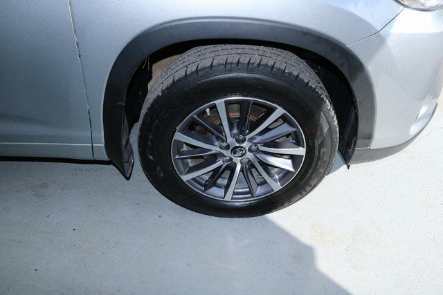 used 2017 Toyota Highlander car, priced at $17,404