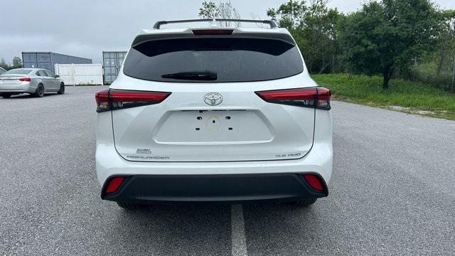 used 2022 Toyota Highlander car, priced at $39,000
