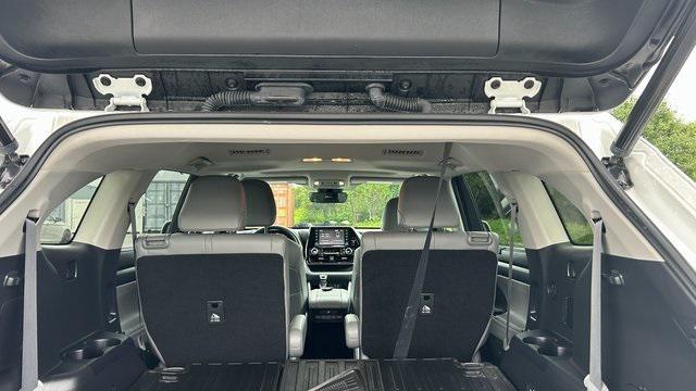 used 2022 Toyota Highlander car, priced at $39,000