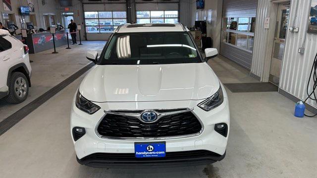 used 2021 Toyota Highlander Hybrid car, priced at $37,500