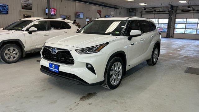 used 2021 Toyota Highlander Hybrid car, priced at $37,500