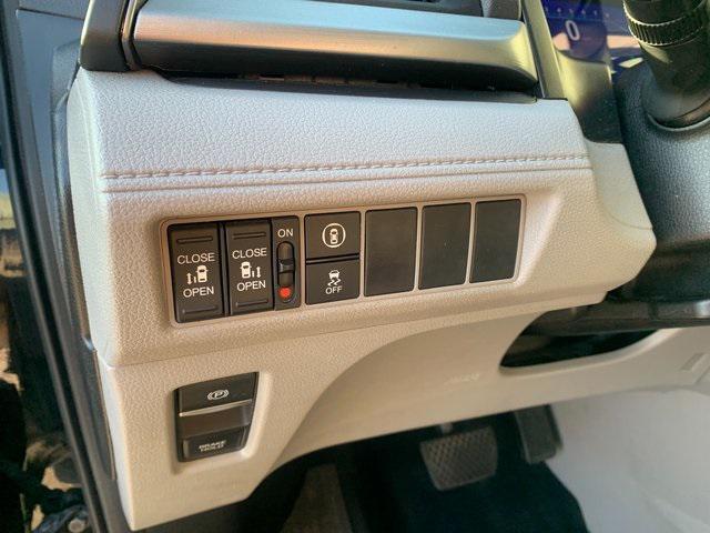 used 2022 Honda Odyssey car, priced at $26,000