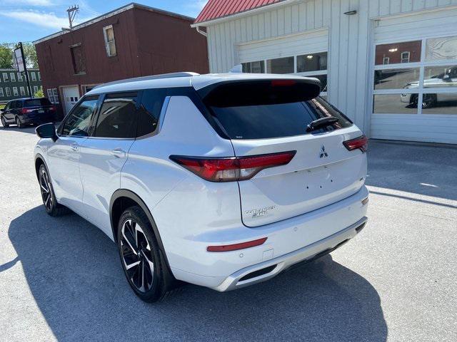used 2022 Mitsubishi Outlander car, priced at $25,995
