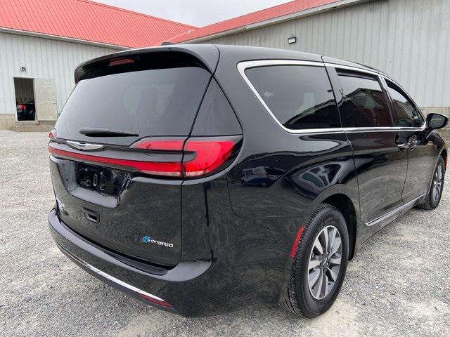 used 2023 Chrysler Pacifica Hybrid car, priced at $39,995