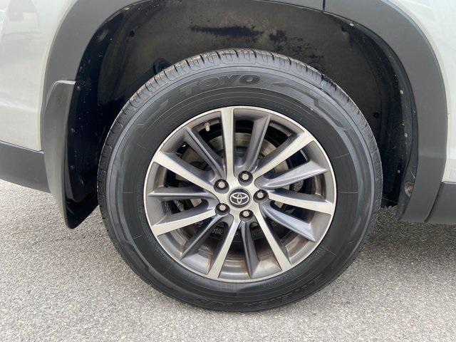 used 2019 Toyota Highlander car, priced at $21,282