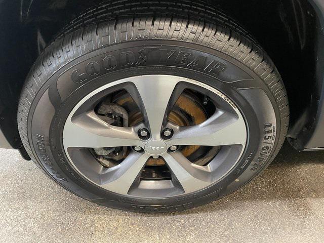 used 2021 Jeep Cherokee car, priced at $16,995