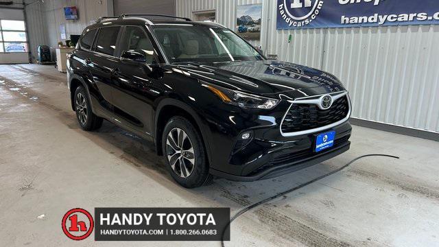 new 2025 Toyota Highlander Hybrid car, priced at $49,037