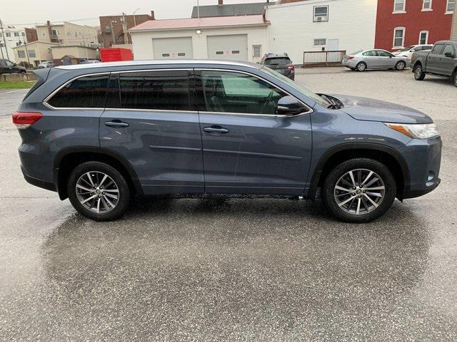 used 2018 Toyota Highlander car, priced at $22,300