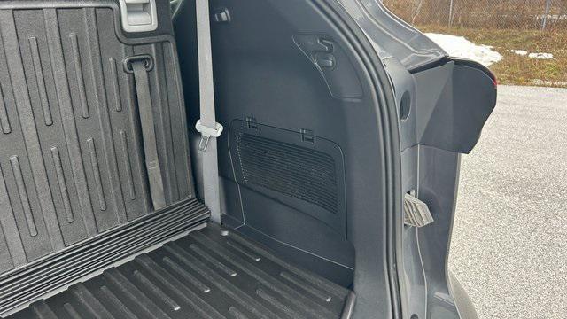 used 2021 Toyota Highlander car, priced at $33,200