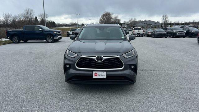 used 2021 Toyota Highlander car, priced at $33,200