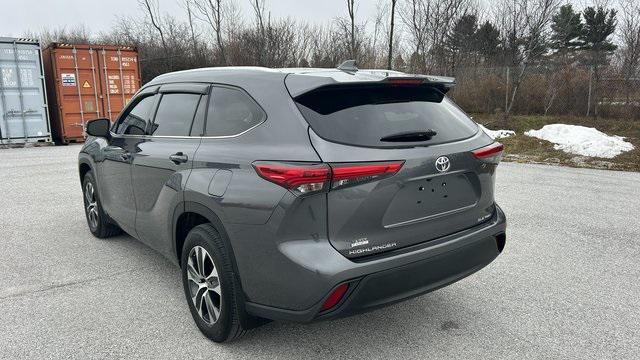 used 2021 Toyota Highlander car, priced at $33,200