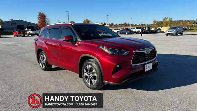 used 2022 Toyota Highlander car, priced at $36,500