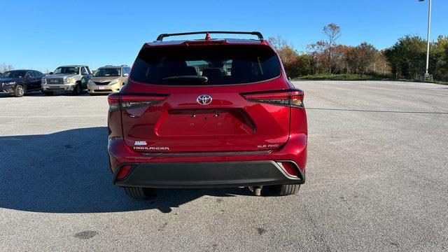 used 2021 Toyota Highlander car, priced at $33,300