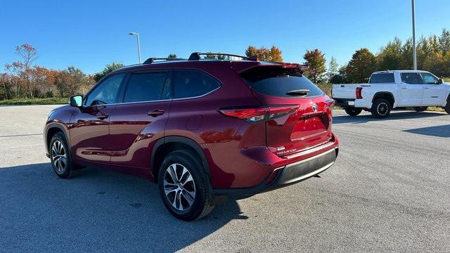 used 2021 Toyota Highlander car, priced at $33,300