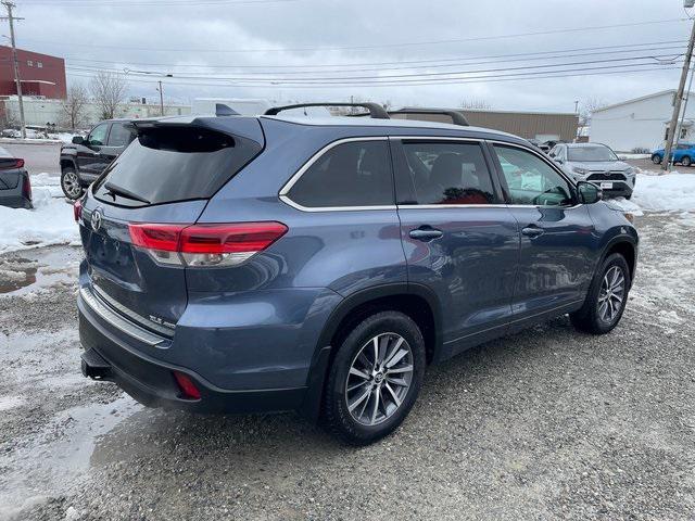 used 2018 Toyota Highlander car, priced at $22,300