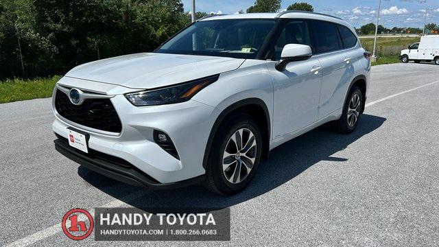 used 2022 Toyota Highlander Hybrid car, priced at $42,000