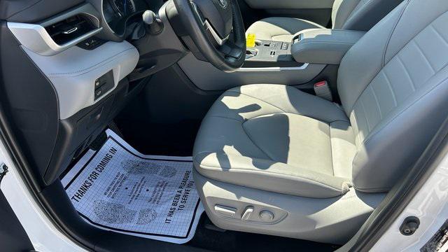 used 2022 Toyota Highlander Hybrid car, priced at $42,000