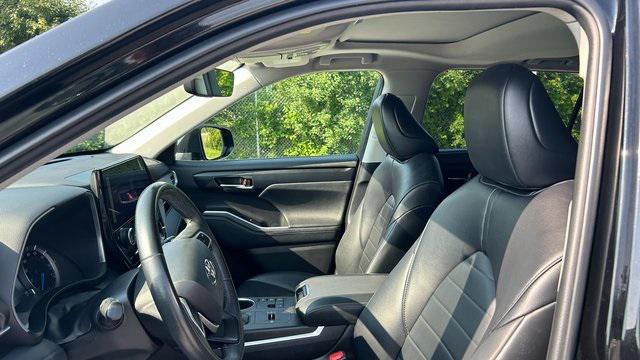 used 2023 Toyota Highlander Hybrid car, priced at $41,700