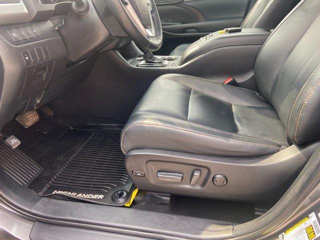 used 2018 Toyota Highlander Hybrid car, priced at $26,682