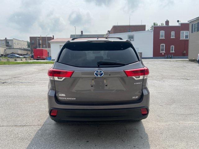 used 2018 Toyota Highlander Hybrid car, priced at $26,682