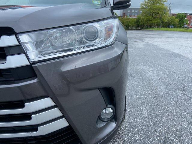 used 2018 Toyota Highlander car, priced at $21,300
