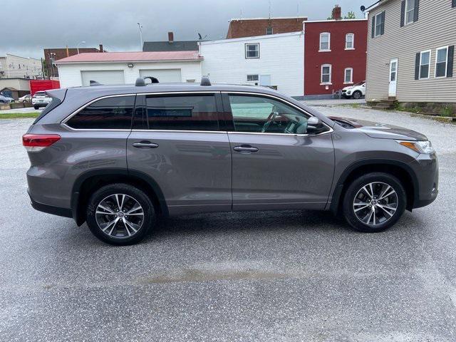 used 2018 Toyota Highlander car, priced at $21,300