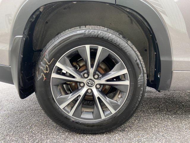 used 2018 Toyota Highlander car, priced at $21,300