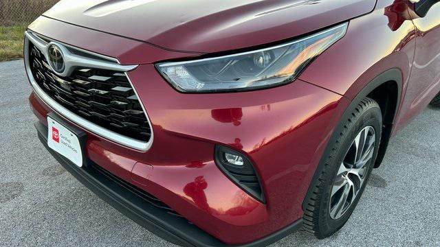 used 2022 Toyota Highlander car, priced at $34,000