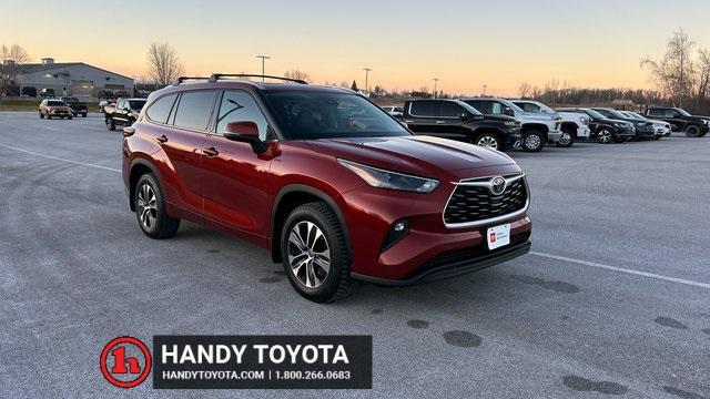 used 2022 Toyota Highlander car, priced at $34,755