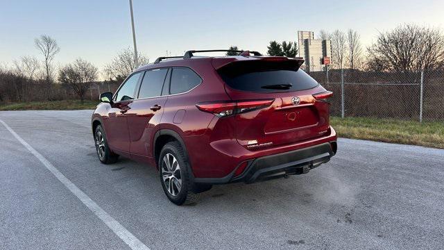 used 2022 Toyota Highlander car, priced at $34,000