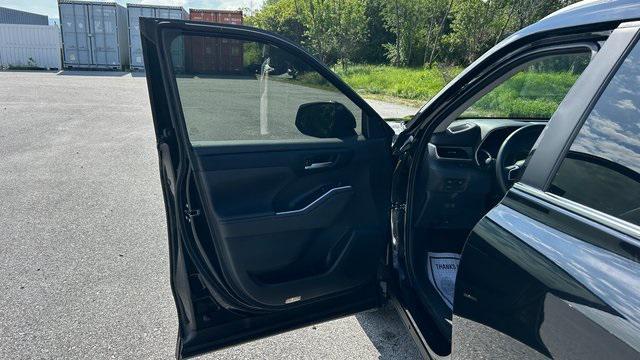 used 2023 Toyota Highlander car, priced at $40,500