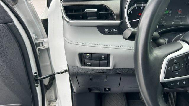 used 2023 Toyota Highlander car, priced at $37,900