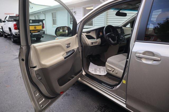 used 2016 Toyota Sienna car