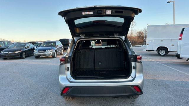 used 2024 Toyota Highlander Hybrid car, priced at $47,300