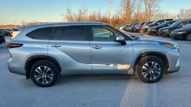 used 2024 Toyota Highlander Hybrid car, priced at $47,995