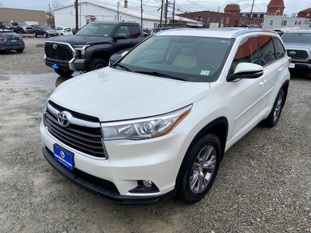 used 2015 Toyota Highlander car, priced at $21,995