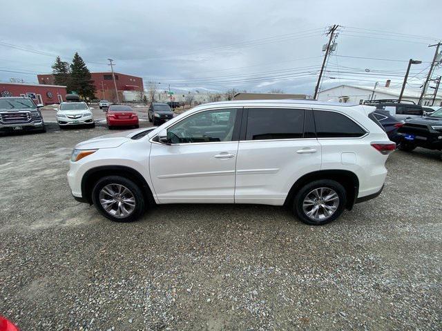 used 2015 Toyota Highlander car, priced at $21,995